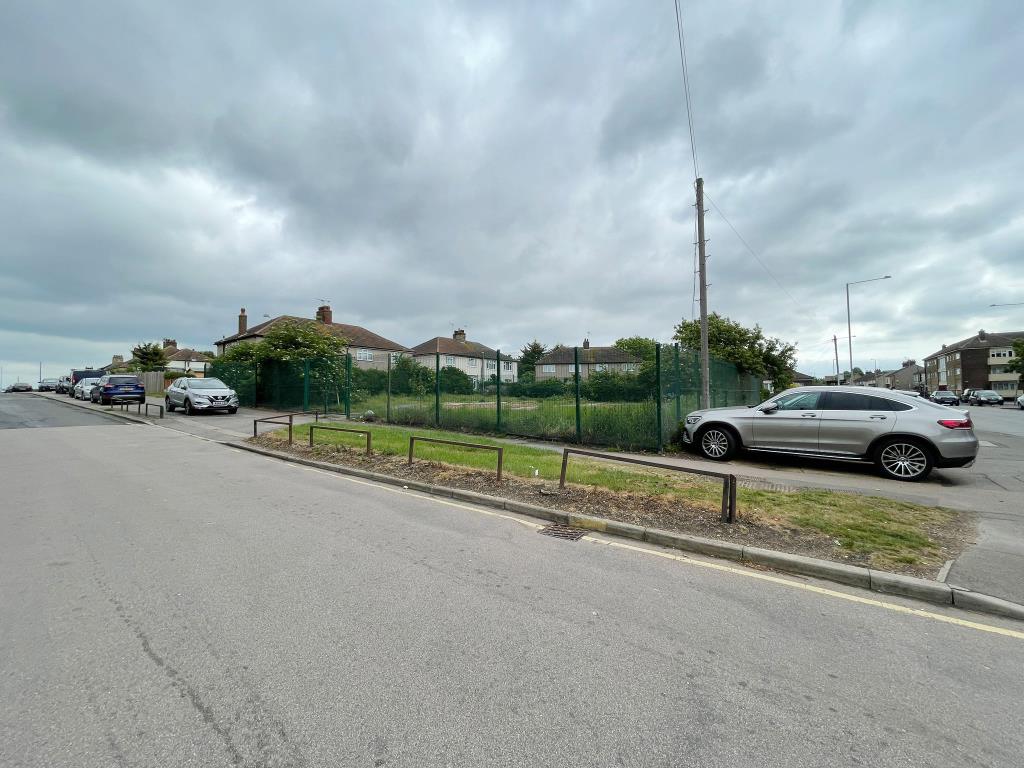 Lot: 25 - FREEHOLD PARCEL OF LAND WITH POTENTIAL - 